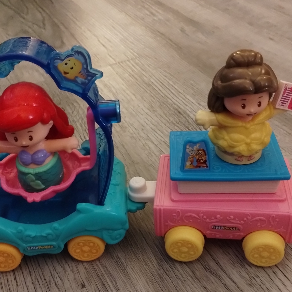 Little People Princess Ariel & Belle Parade Set